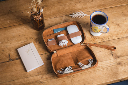 Àmọ̀pẹ́ Leather Tech Organiser